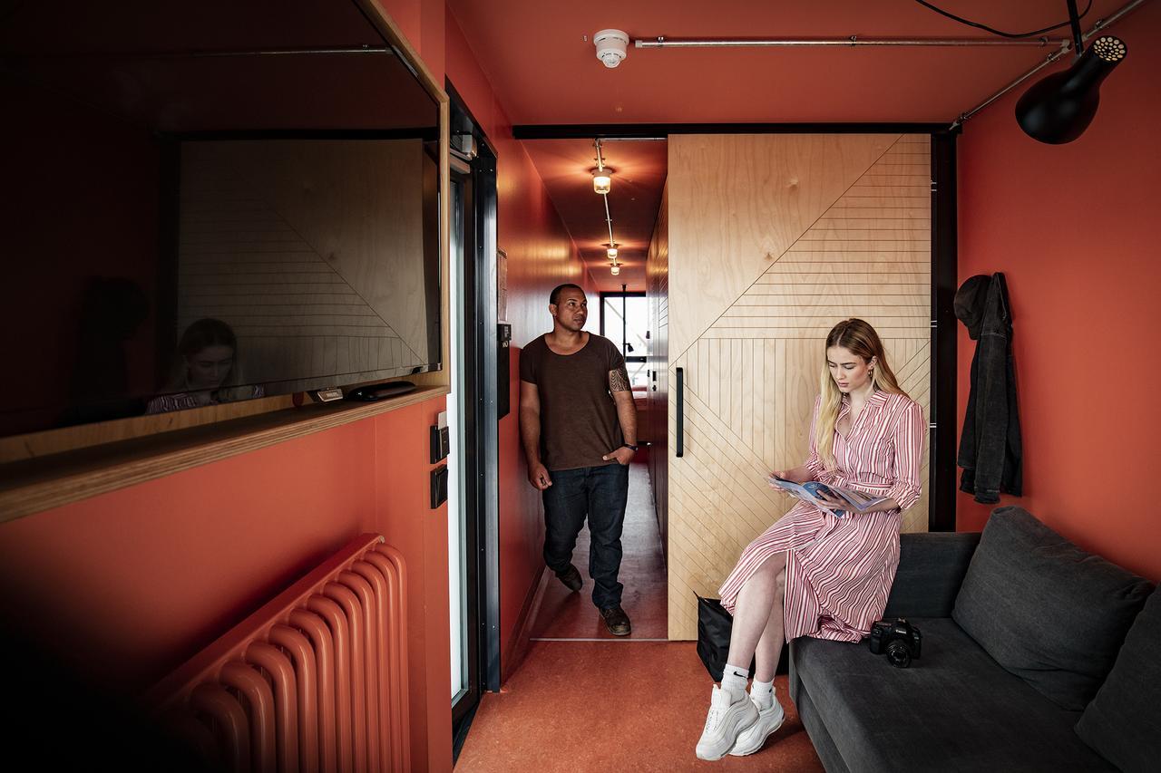 Dock Inn Hostel Warnemuende รอสต็อค ภายนอก รูปภาพ
